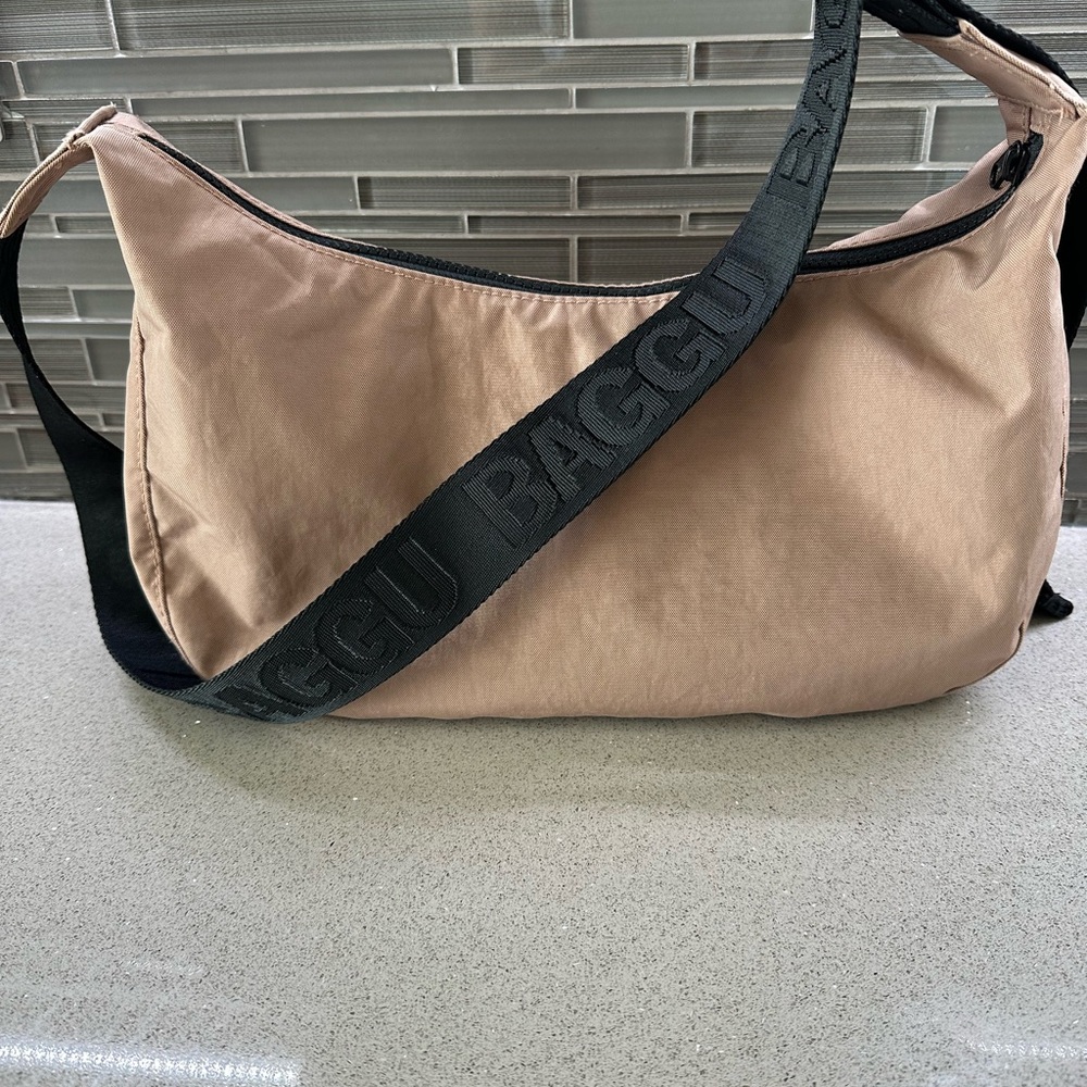 BAGGU Beige Crescent Crossbody Bag with Black Strap